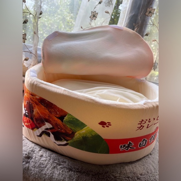 Brand New Dog/Cat Bed With Lid - Picture 2 of 5